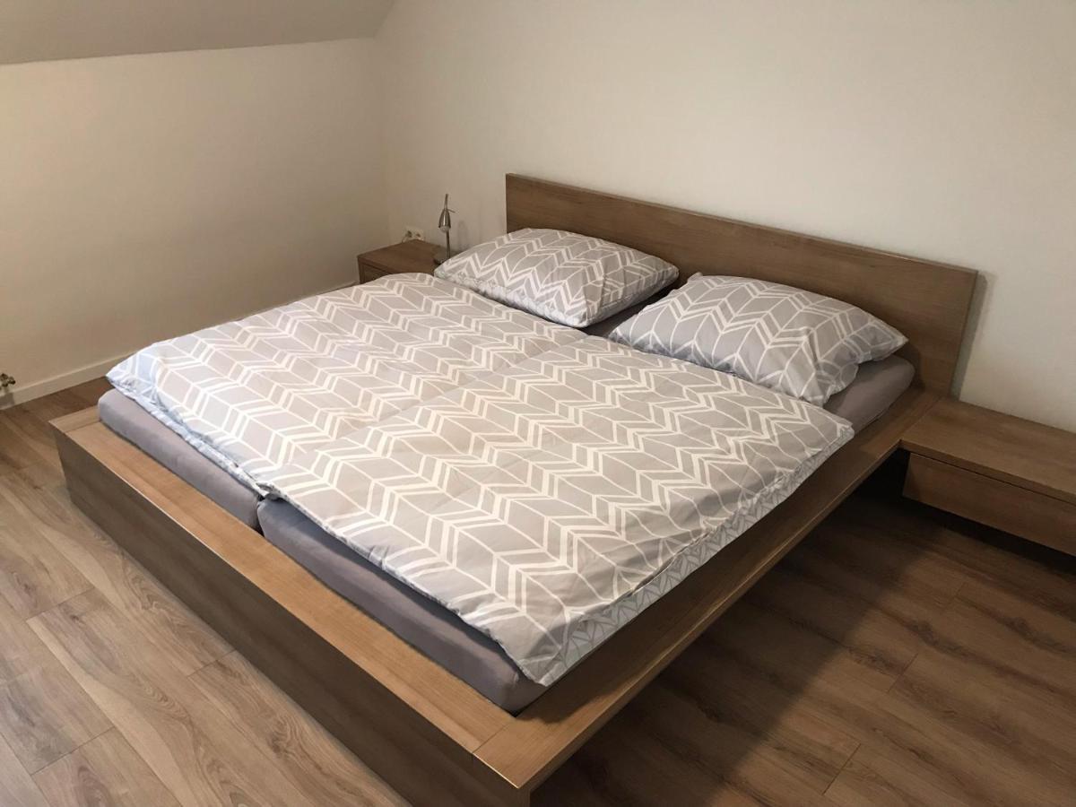 Apartman Neva Gbely Скаліця Екстер'єр фото
