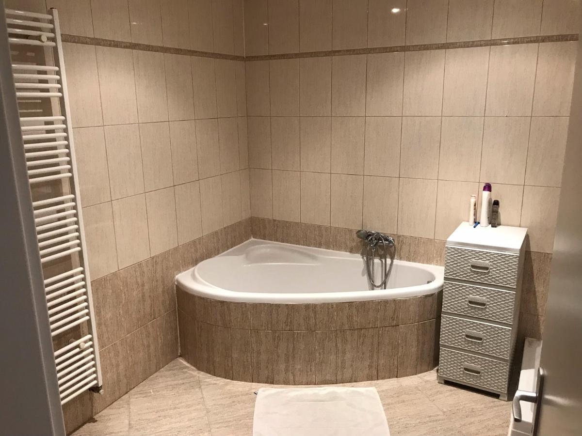 Apartman Neva Gbely Скаліця Екстер'єр фото
